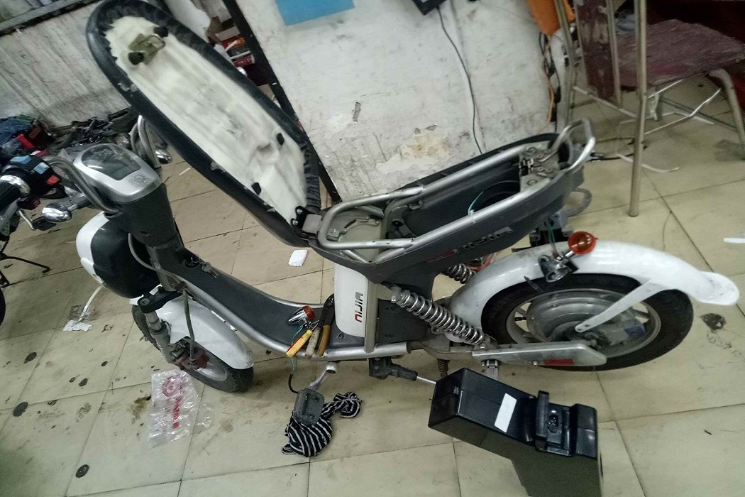 HƯỚNG DẪN THÁO DÂY TỐC ĐỘ CHO XE ĐIỆN #11 HƯỚNG DẪN THÁO DÂY TỐC ĐỘ CHO XE ĐIỆN